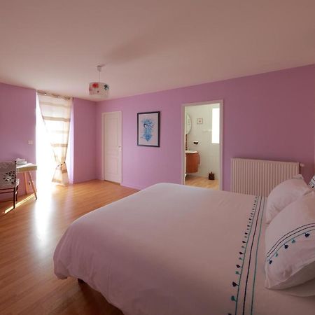 Gîte La Loge des Fées Latillé Extérieur photo