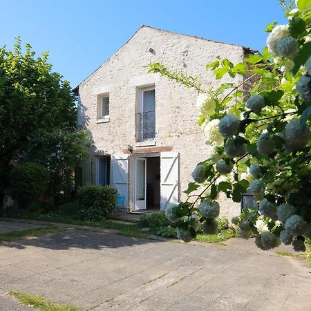 Gîte La Loge des Fées Latillé Extérieur photo