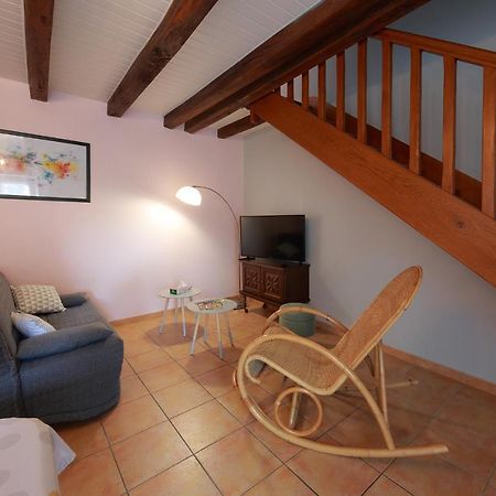 Gîte La Loge des Fées Latillé Extérieur photo