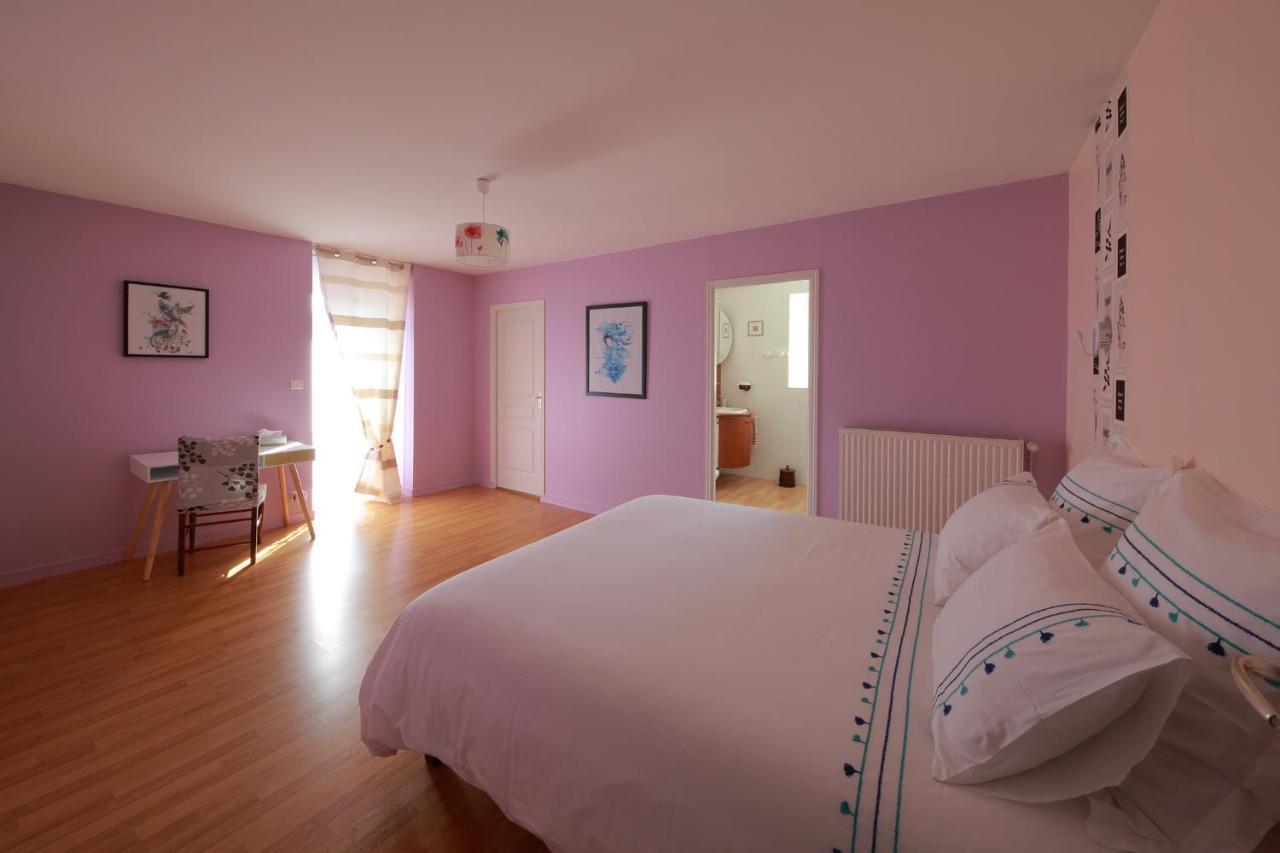 Gîte La Loge des Fées Latillé Extérieur photo