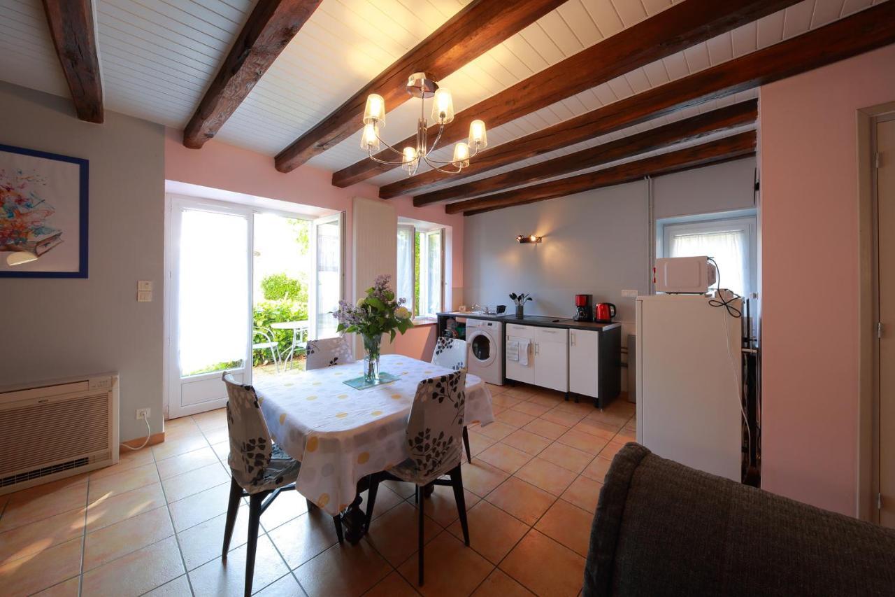 Gîte La Loge des Fées Latillé Extérieur photo